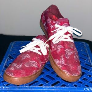 Size 11 Volcom Shoes (Great for everyday use)